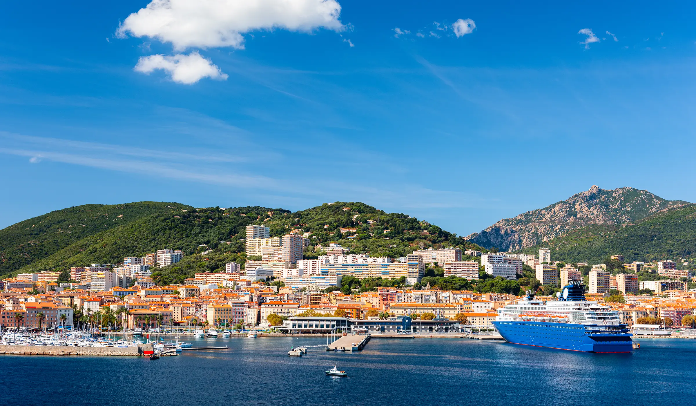 Ajaccio, golfe et ville, vus du ciel
